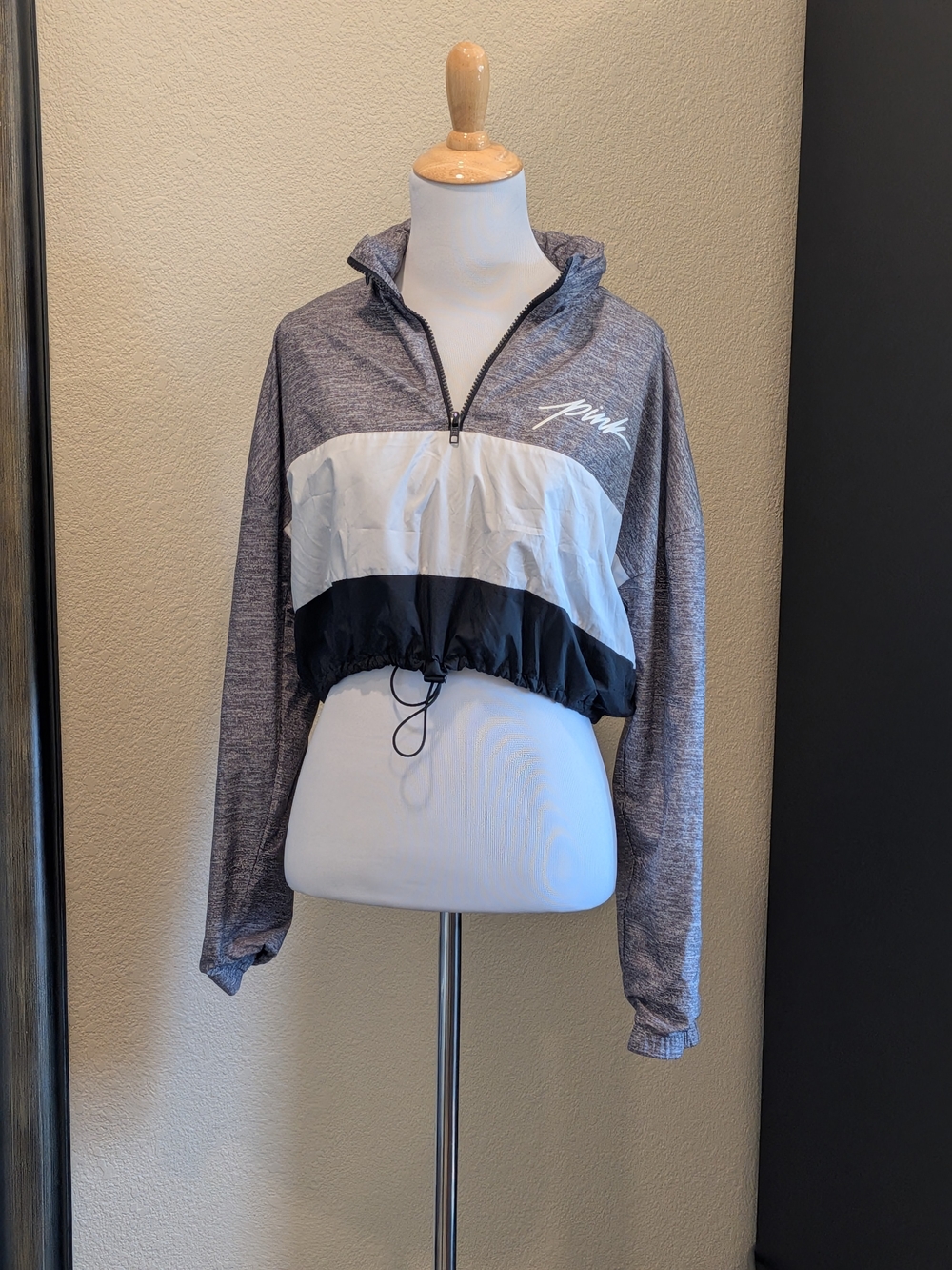 Victoria’s Secret PINK XS Cropped Colorblock Packable Hood Windbreaker